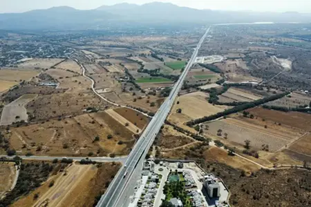 Nouvelle autoroute à l'est : une date importante annoncée, impliquant une ville majeure.